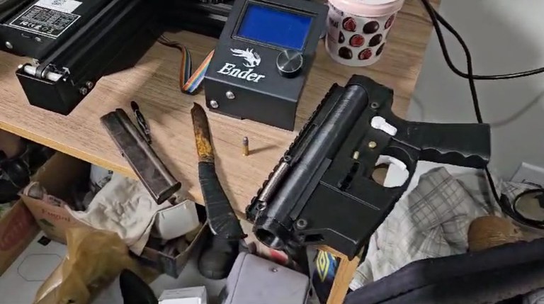 Polícia Federal prende homem que fabricava armas com impressora 3D