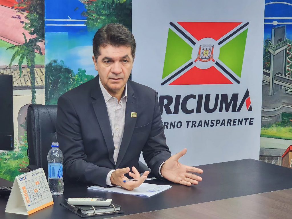 Quem é Clésio Salvaro, prefeito preso em operação em Criciúma