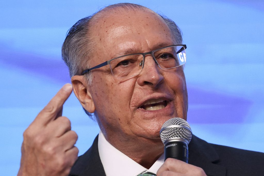 ‘Se fizer olho por olho, vai ficar todo mundo cego’, diz Alckmin sobre tarifaço de Trump
