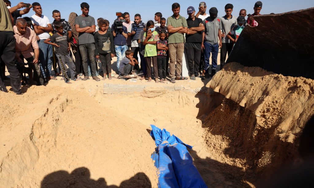Ministério da Saúde de Gaza denuncia tratamento ‘desumano’ de corpos exumados por Israel