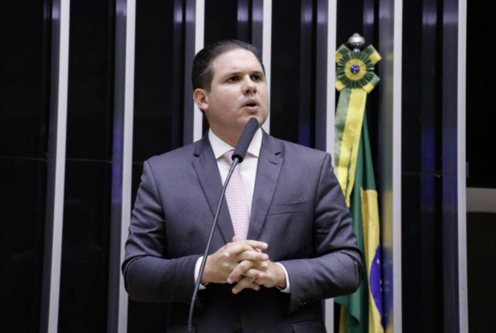 Quem é Hugo Motta, o escolhido do Republicanos para disputar a sucessão de Lira na Câmara