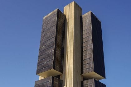 Palavras, coisas e poder