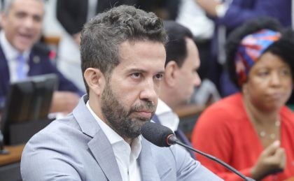 PF indicia Janones por corrupção em inquérito sobre suposta ‘rachadinha’