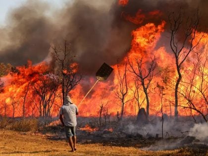 PF abre inquérito para investigar incêndio em Brasília
