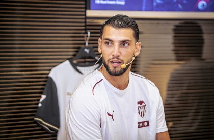 Jogador do Valencia Rafa Mir é detido por suposta agressão sexual