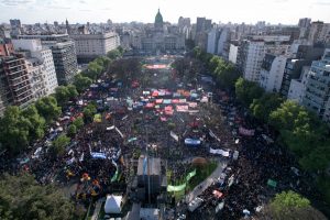 HRW alerta para deterioração 'galopante' da democracia na América Latina