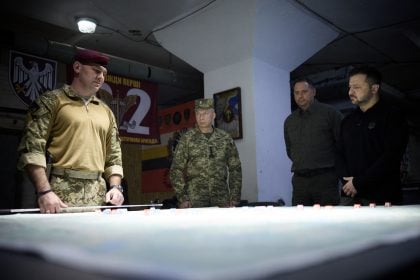 Ucrânia bombardeia terminal petrolífero na Crimeia enquanto Rússia conquista mais uma localidade