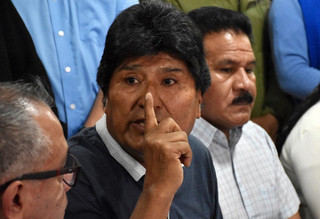Manifestantes bloqueiam vias na Bolívia em protesto contra possível prisão de Evo Morales