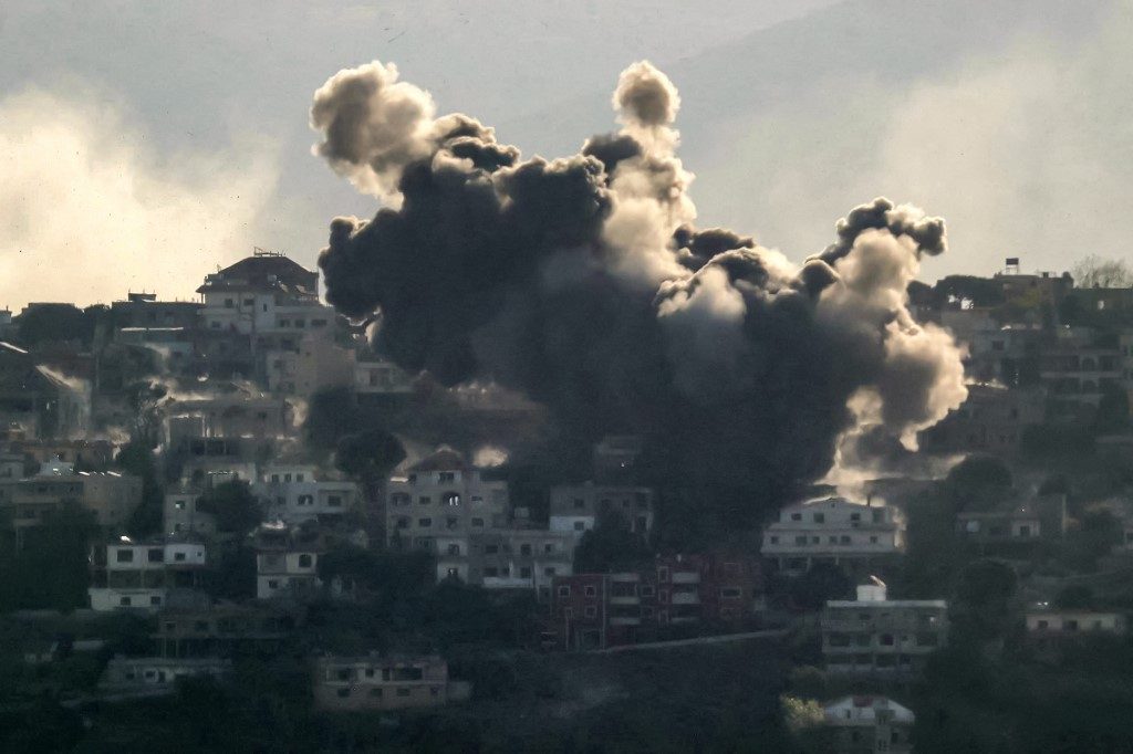 Bombardeios israelenses continuam no Líbano e ao menos 28 pessoas morrem em Gaza