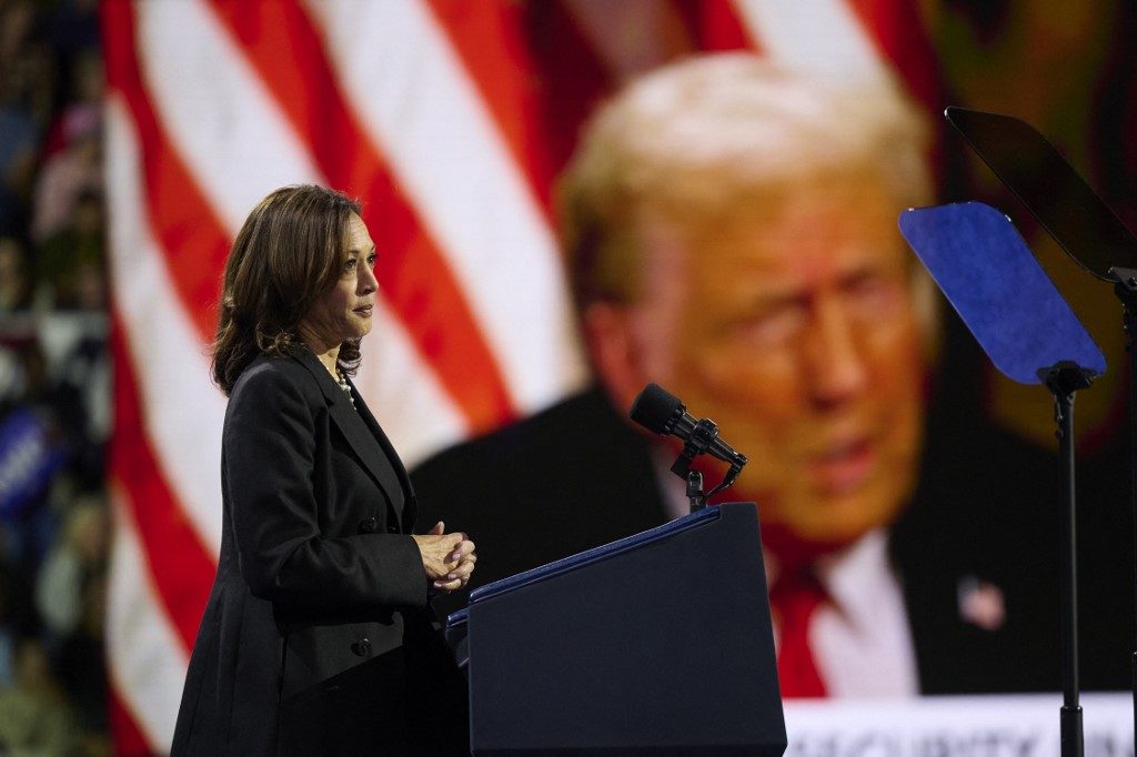 Kamala Harris questiona saúde mental de Trump após recital de canções em ato eleitoral
