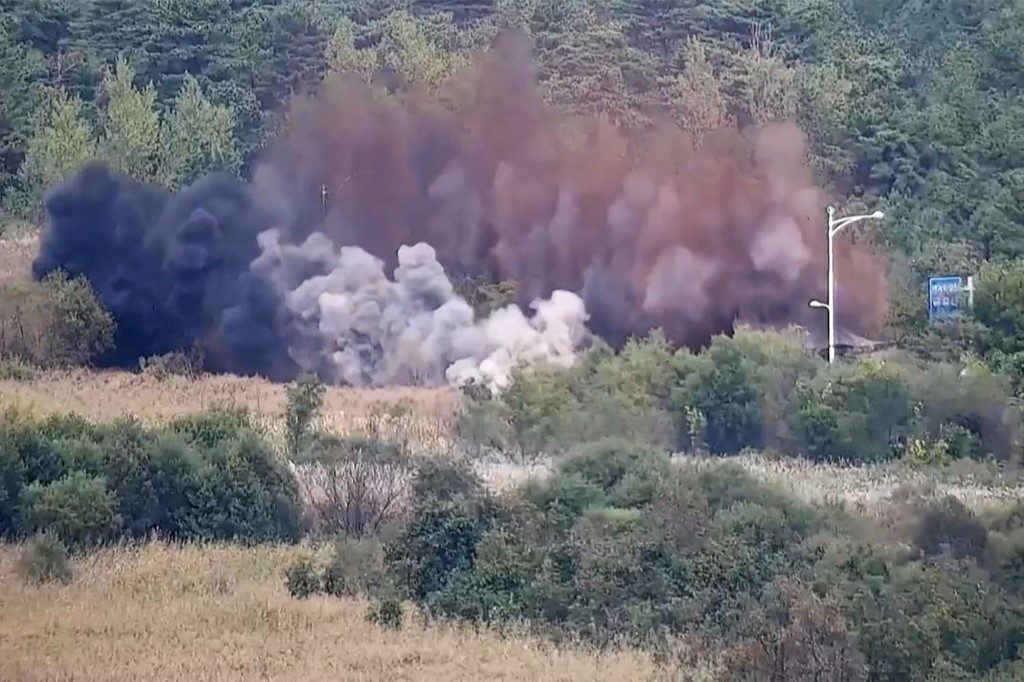 Coreia do Norte explode estradas que conectam a Seul