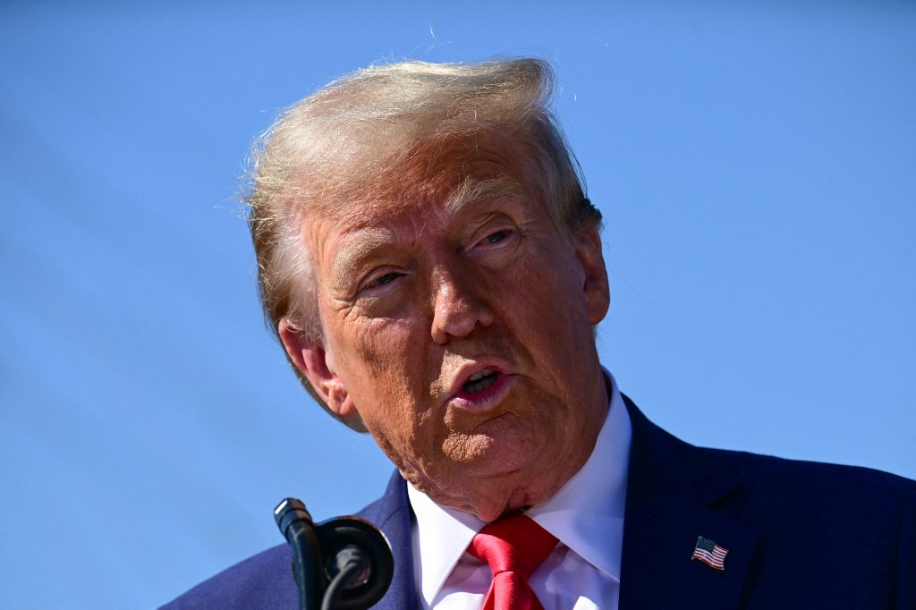 Equipe de Trump j&aacute; quer come&ccedil;ar a trabalhar em 'acordo' sobre a Ucr&acirc;nia