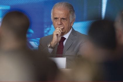 Defesa/ Quinta-coluna