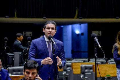 PT oficializa apoio a Hugo Motta na disputa pela presidência da Câmara