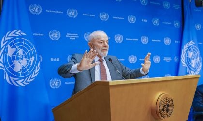 Os índices de aprovação e reprovação ao governo Lula, segundo pesquisa PoderData