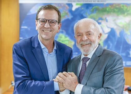 Lula parabeniza Paes por vitória no primeiro turno: ‘Melhor coisa que poderia acontecer no Rio’
