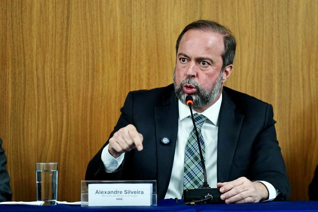 Apagão em São Paulo: ministro afirma que atuação da Enel 'beirou a burrice'