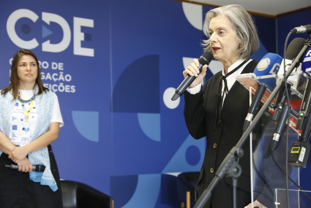 TSE dará resposta rápida à notícia-crime de Boulos contra Nunes e Tarcísio, diz Cármen Lúcia