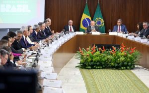 Lula fala em 'proposta definitiva' contra o crime organizado em reunião com governadores