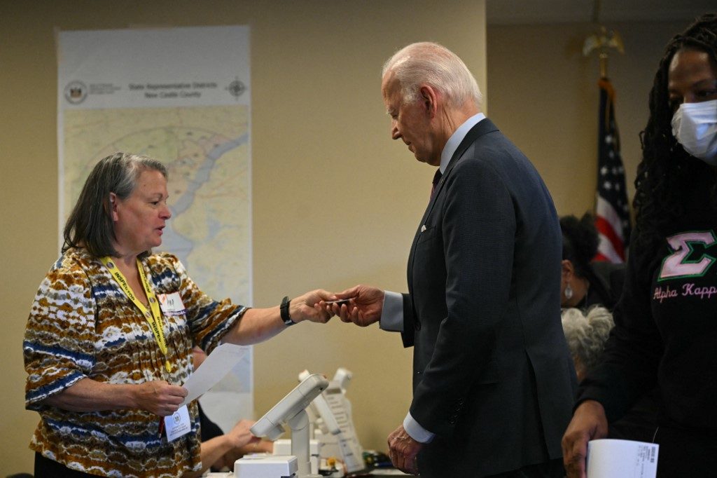 Biden vota antecipadamente na eleição presidencial dos EUA