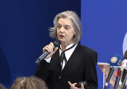 Cármen Lúcia celebra tranquilidade na votação do segundo turno