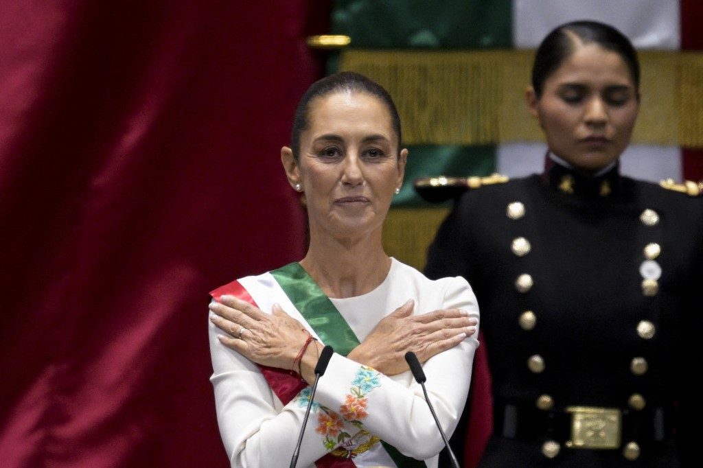 'É presidenta, com A no final', diz Claudia Sheinbaum ao tomar posse no México