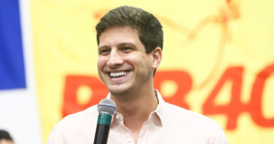 Sem surpresas, João Campos é reeleito em Recife