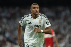 Justiça da França investiga Mbappé por cheques dados a policiais