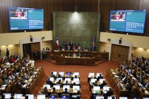 Deputados chilenos aprovam processo de impeachment contra dois juízes do Supremo