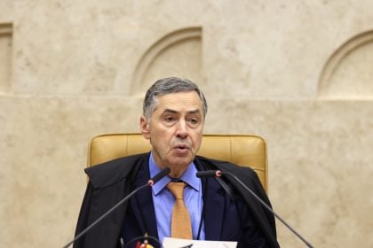 A justificativa de Barroso para não pautar o julgamento sobre o aborto no STF