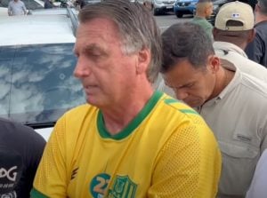 Em Goiânia no dia do 2º turno, Bolsonaro diz que não foi 'peitar' Caiado