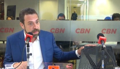 ‘Tivemos problemas com cadeiras na eleição, mas nunca uma vazia’, diz Boulos sobre ausência de Nunes em debate