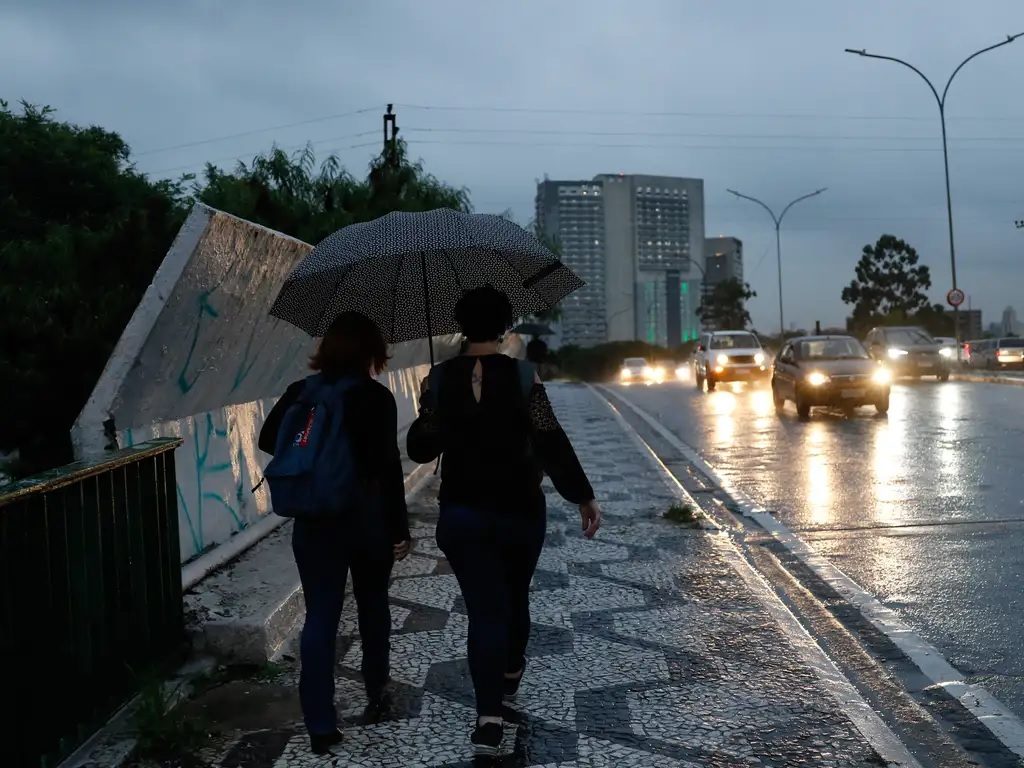 Inmet prevê final de semana com chuvas intensas no Sudeste e Centro-Oeste