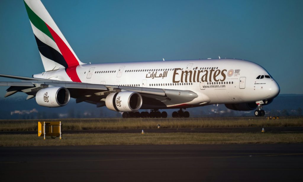 Companhia aérea Emirates proíbe pagers e walkie-talkies a bordo após explosões no Líbano
