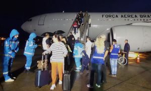 Oitavo voo de repatriação de brasileiros do Líbano chega ao Brasil