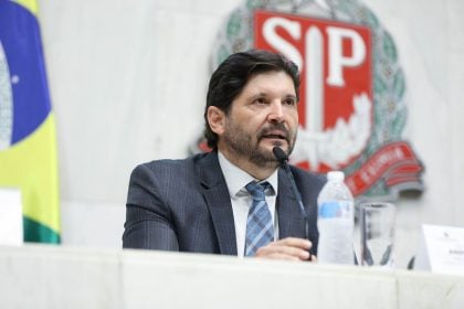 Aliado de Tarcísio e Valdemar, André do Prado é reeleito presidente da Alesp