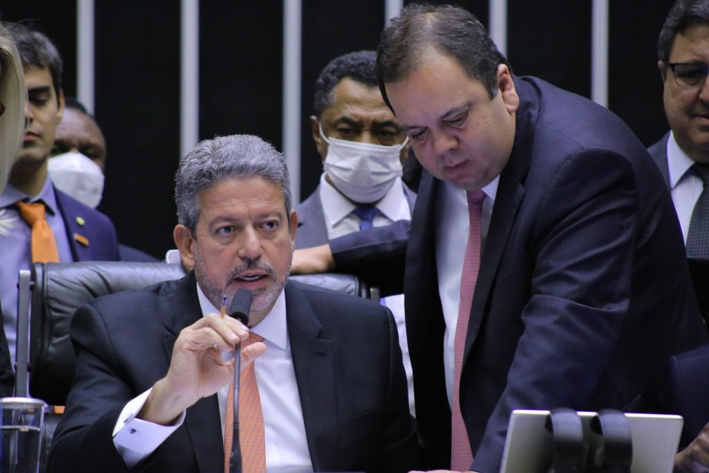 Após apoiar Hugo Motta, Lira dá a Elmar Nascimento a relatoria de projeto sobre emendas