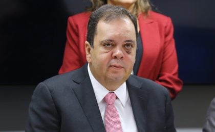 STF suspende indiciamento de Elmar por pousos irregulares de helicóptero