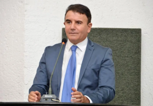 Quem é Eduardo Siqueira, prefeito de Palmas alvo da PF por vazar informações sigilosas
