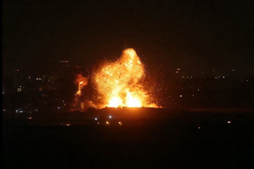 Israel volta a bombardear redutos do Hezbollah no Líbano