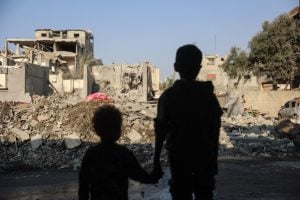 Quase 70% dos mortos em Gaza entre novembro de 2023 e abril de 2024 eram mulheres e crianças