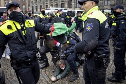 Manifestantes pró-palestinos são presos em Amsterdã