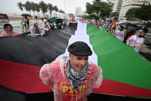 Manifestantes realizam marcha pró-Palestina antes do G20 no Rio de Janeiro