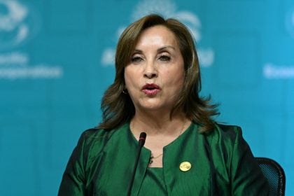 Presidente do Peru dobra o próprio salário em meio a impopularidade recorde