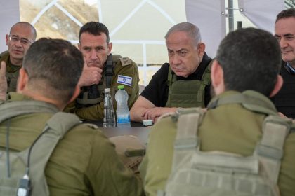 Bombardeios israelenses na cidade síria de Palmira deixaram 68 mortos, afirma ONG