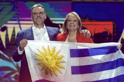 Lula parabeniza Yamandú Orsi por eleição no Uruguai: ‘Vitória de toda a América Latina’