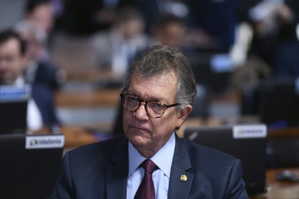 Senado gasta quase R$ 40 mil em passagens para senador acompanhar a eleição nos EUA