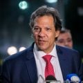 Haddad relata possível intimidação em abordagem da PM de Tarcísio e cobra investigação