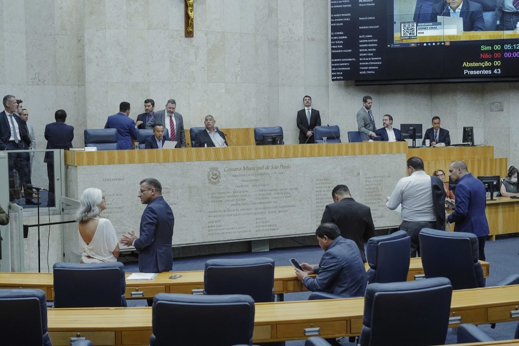 Vereadores de SP aumentam próprio salário em 37%; remuneração vai R$ 26 mil