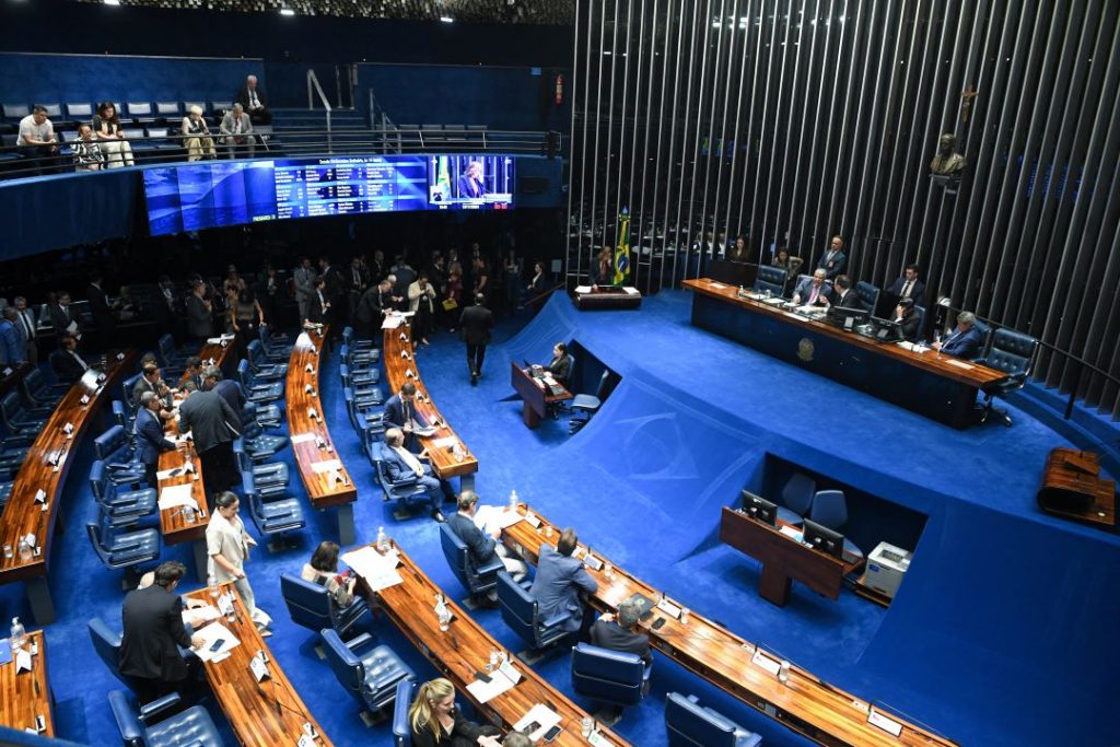 Após adiamentos, Senado aprova regulação do mercado de créditos de carbono